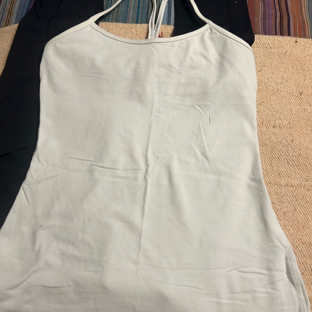 Lululemon Y Tank Size 4/6 in a white